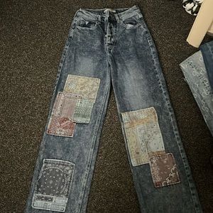 they are very tight i love the patches as well!